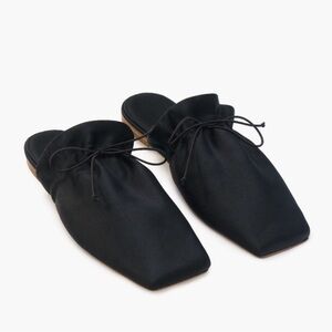 NEW NWT Sleeper The Puff Slippers black satin and leather soles Mules size 8.5